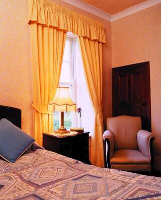 Отели типа «постель и завтрак» Richmond Country House & Restaurant Cappoquin Улучшенный семейный номер-1